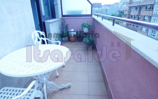 ALQUILER EN EDIFICIO TUTELADO CON ALTURA Y TERRAZA (Ref.: KR-14)